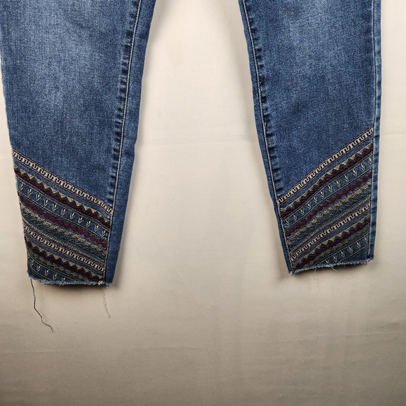 Style & Co. Women's Size 10 Curvy Fit Ankle Embroidered Retro Raw Hem Jeans - Picture 2 of 11
